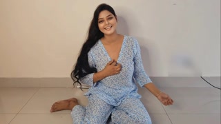 Stunning Indian Girl Solo Fingering Pleasure